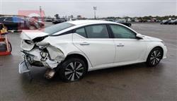 نيسان ألتيما